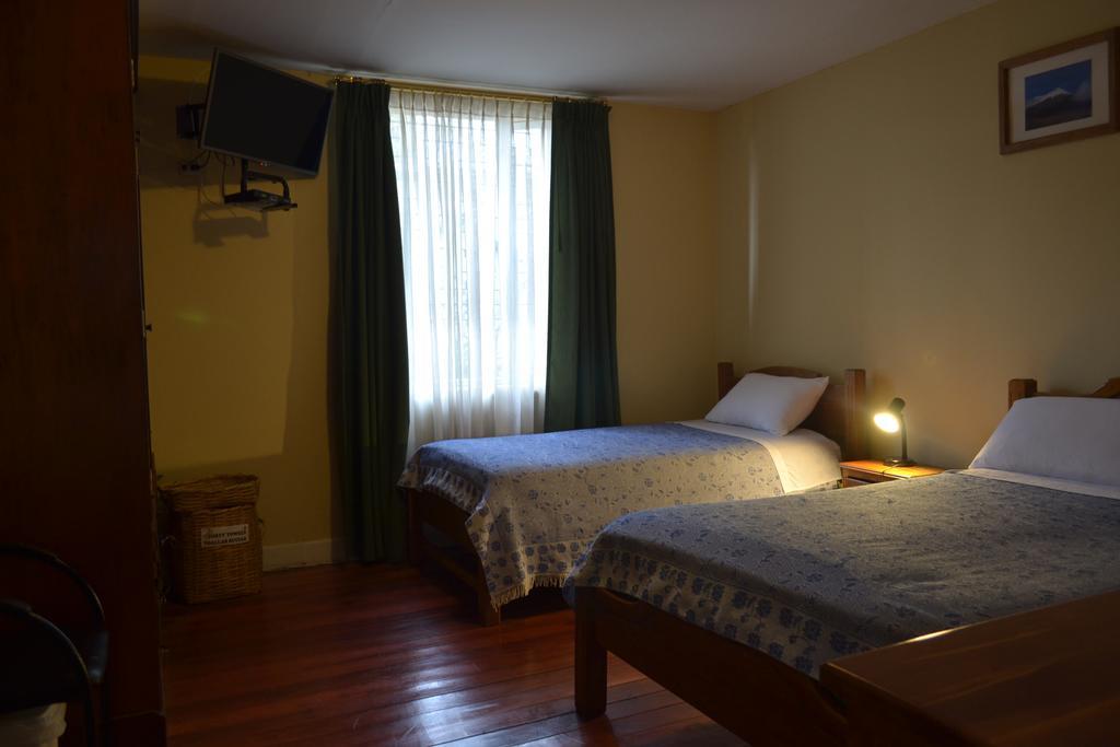 Travellers Inn Quito Exterior photo