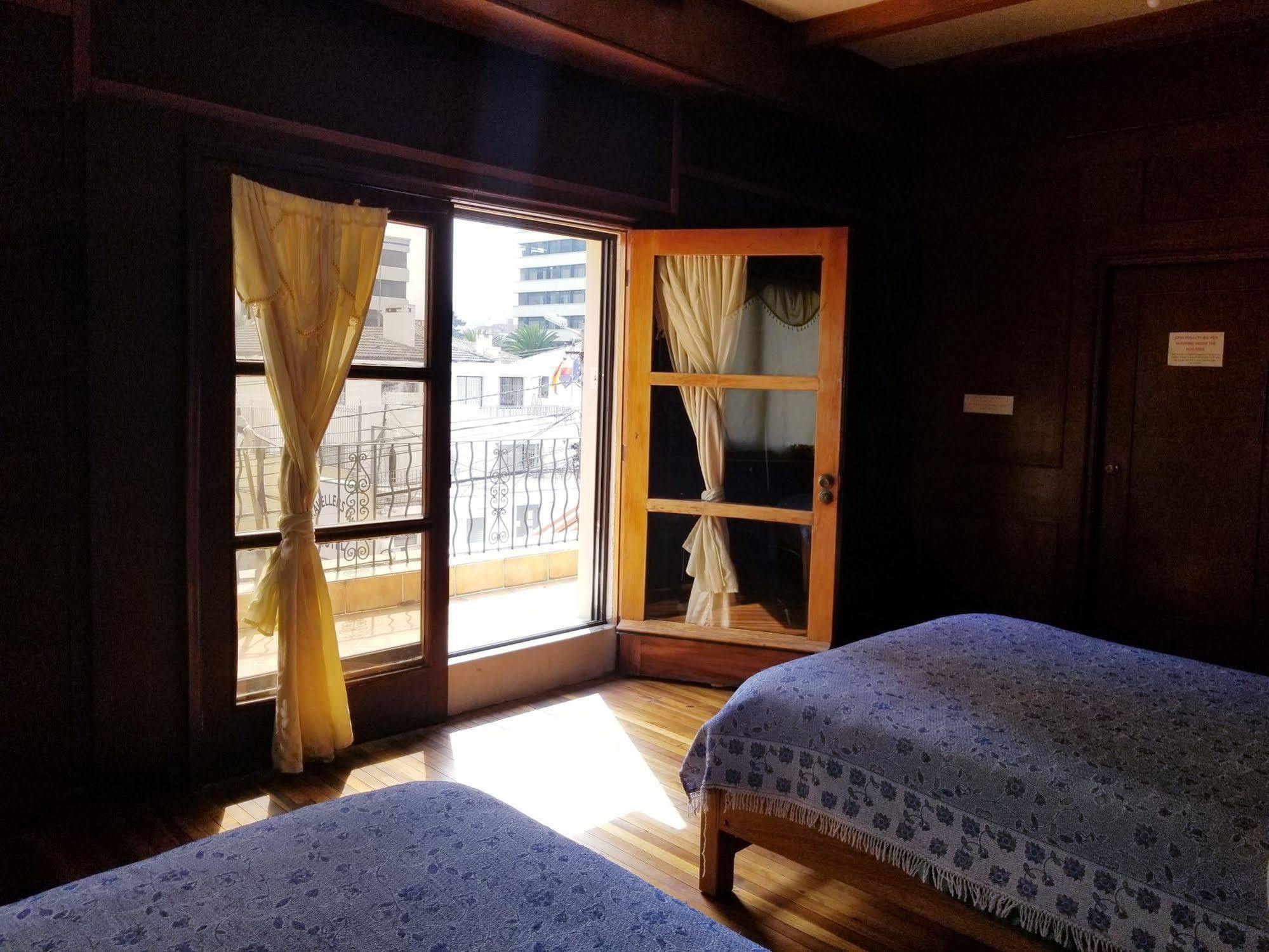 Travellers Inn Quito Exterior photo