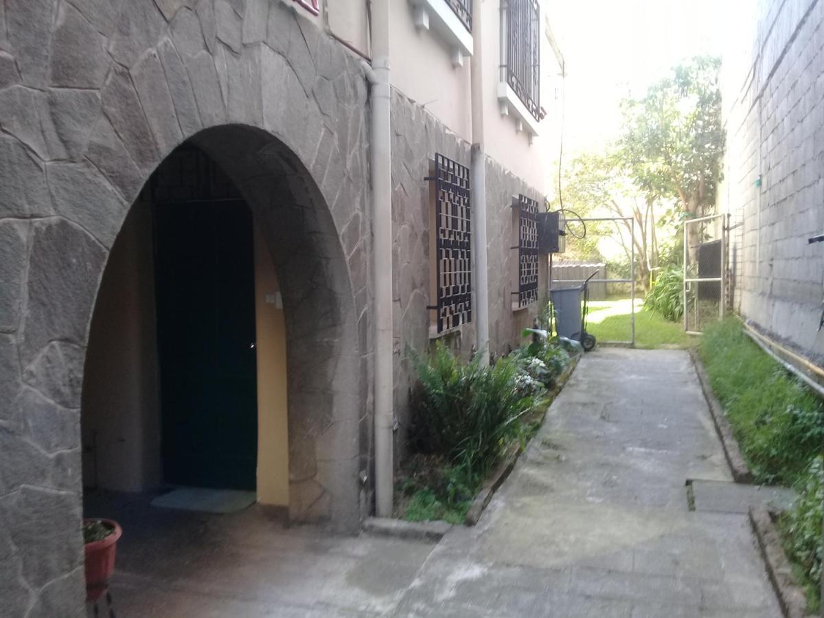 Travellers Inn Quito Exterior photo